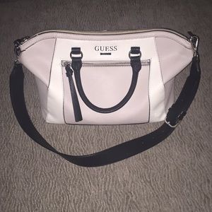 Guess handbag 👜